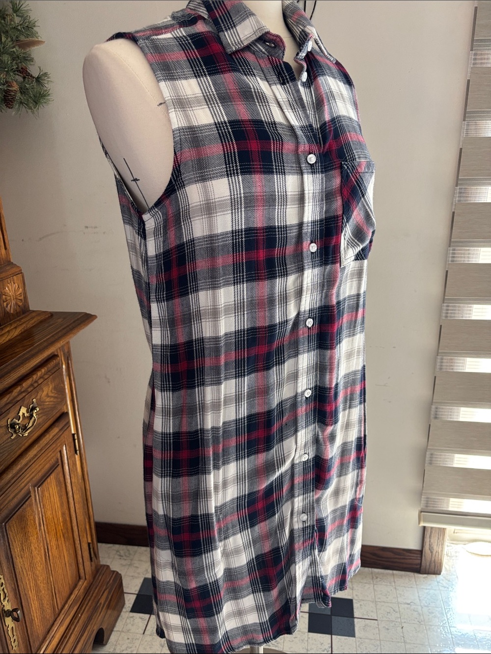 Silver Jeans Plaid Sleeveless Button-Down Shirt Dress - White, Black, Red
